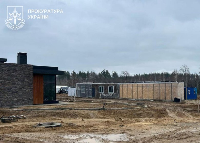 Более 4 млн грн убытков: в Киеве будут судить директора фирмы за срыв строительства жилья в Мощуне