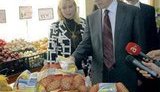 Азаров: "Зачем врать людям, что в Украине продукты дороже, чем в Европе?... Кого они дурят?"