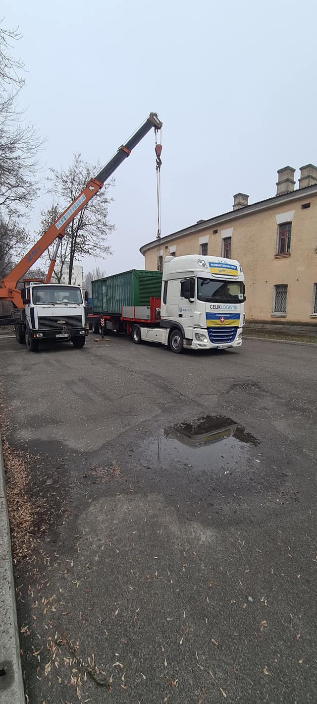 Волонтери передали Головному військовому клінічному госпіталю генераторну станцію, - волонтерка Солошенко 03