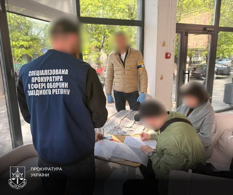 Посадовець ТЦК та ексвійськовий вирішували питання з мобілізацією