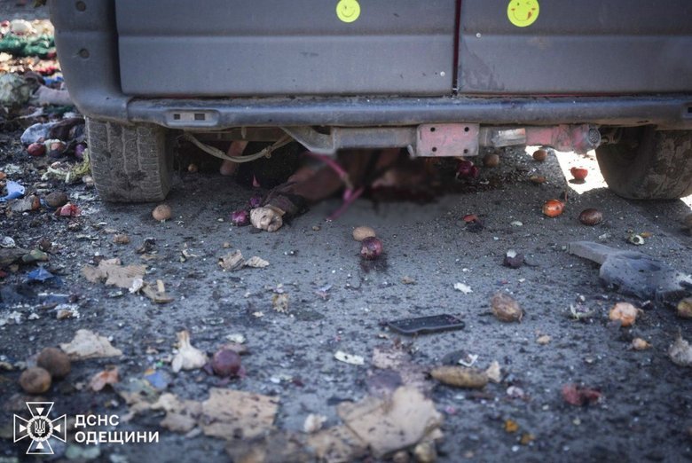 Наслідки удару по ринку в Чорноморську 14 листопада