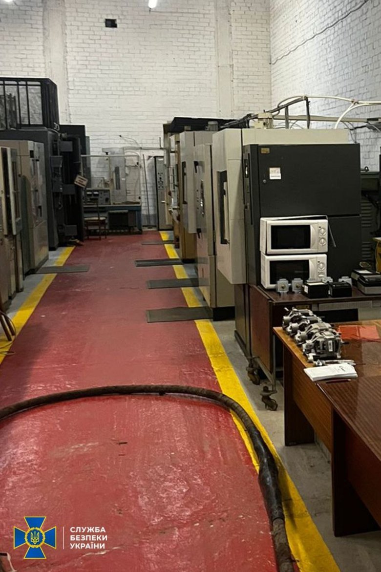 Поставив ЗСУ браковані окуляри на 60 млн грн: затримано гендиректора компанії