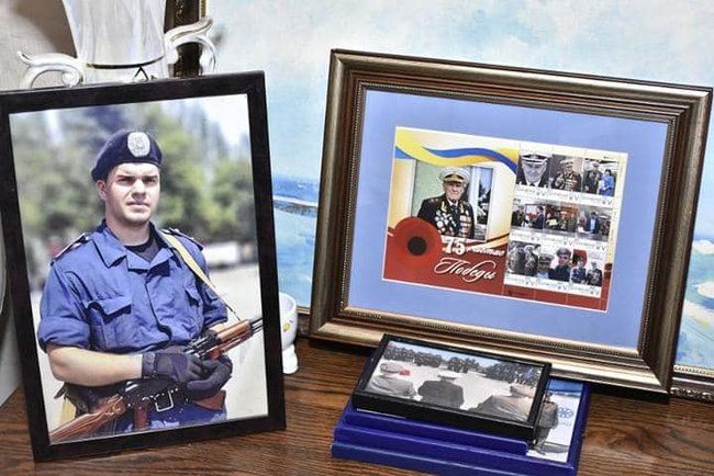 Капеллан ПЦУ и нацгвардейцы поздравили ветерана Ивана Залужного со 102-летием 03