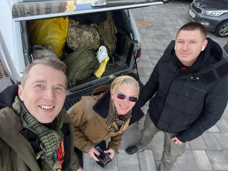 Юрій Гудименко: Мене посікло по діагоналі. Я не міг навіть повзти. Сірко протягнув мене 10 метрів і розуміє, що він тягне повз тіло свого мертвого старшого брата, і кричить 02