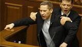 В Раде снова драка: Ляшко и Лукьянов сцепились у трибуны