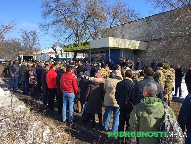 Farewell ceremony for military pilot Voloshyn held in Mykolaiv 02