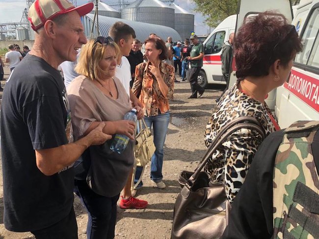 Рейдерське захоплення фермерського господарства на Харківщині - поранено 7 осіб, затримано одного з тітушок, банду блоковано 01 Рейдерське захоплення фермерського господарства на Харківщині - поранено 7 осіб, затримано одного з тітушок, банду блоковано 01