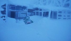 ДСНС попереджає про значну сніголавинну небезпеку на Закарпатті. Туристам рекомендовано утриматися від виходу на високогір'я