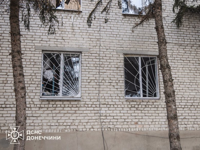 Удар РФ по пожарно-спасательному подразделению в Славянске