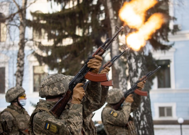 Зеленський вшанував память полеглих захисників Донецького аеропорту 07