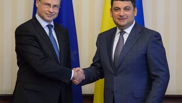 Гройсман обговорив із віце-президентом Єврокомісії Домбровскісом перспективи співпраці України та ЄС