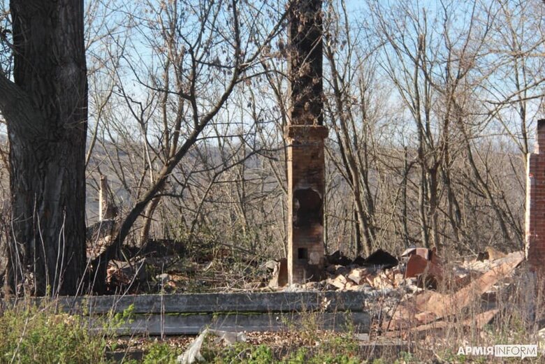 Визволена Макіївка на Луганщині розбита і завалена трупами рашистів 12