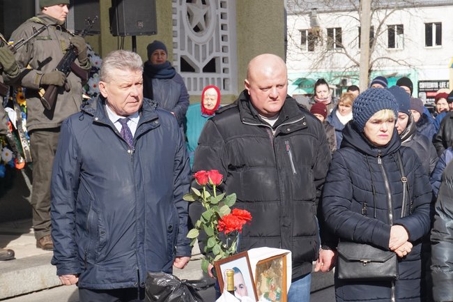 С погибшим на Донбассе воином 58-й ОМПБр Дмитрием Гринем простились в Шостке 15