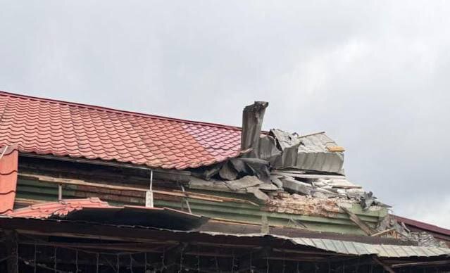 Наслідки російських обстрілів Нікопольщини 6 квітня