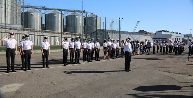 На буксирі Яни Капу підняли кримськотатарський прапор 02
