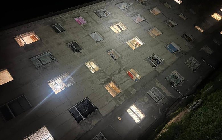 Нічна атака ракет і дронів на Одесу: є загиблі та поранені, пошкоджені будівлі