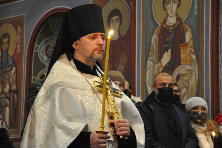 У Києві відбулась панахида за загиблими захисниками Донецького аеропорту 34 У Києві відбулась панахида за загиблими захисниками Донецького аеропорту 34