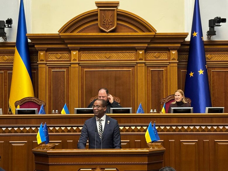 Спікер Палати громад парламенту Канади Фергюс прибув до Києва