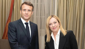 макрон,мелоні