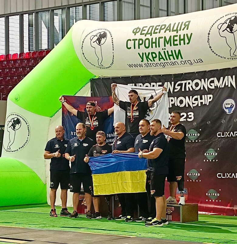 Ukrainian veterans set strongman world record 05