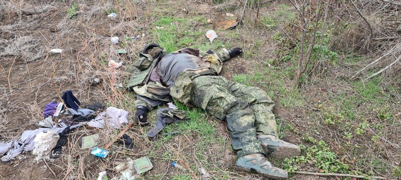 Russians abandoned bodies of dead Chechens during retreat from Kherson region 01 Russians abandoned bodies of dead Chechens during retreat from Kherson region 01