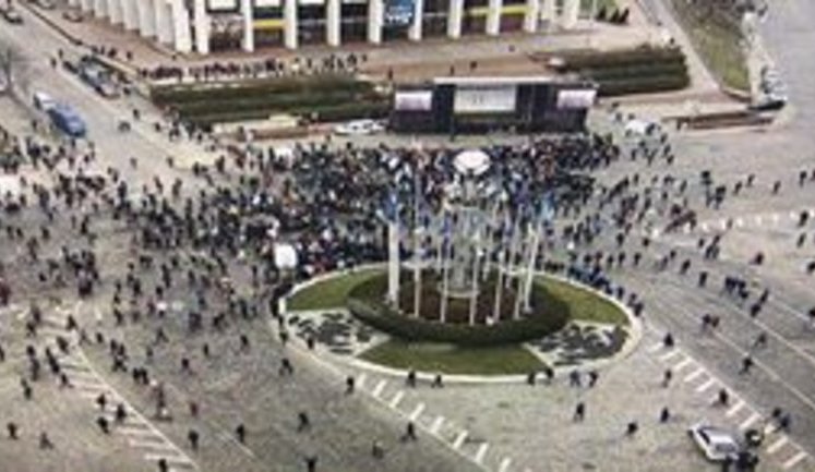 У Києві прихильники Саакашвілі та "Руху нових сил" вимагають відставки Порошенка. ФОТОрепортаж