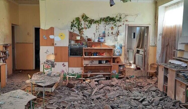 Russians attacked 2 districts of Kherson: woman wounded, kindergarten damaged. PHOTOS
