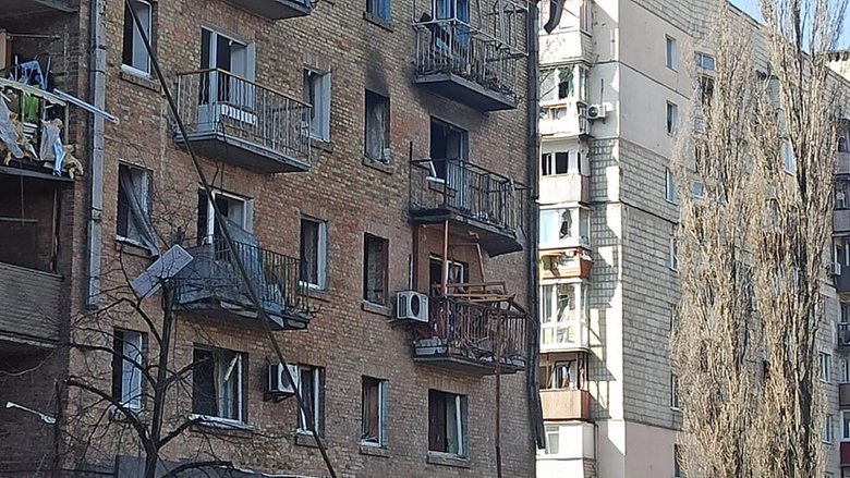 Наслідки падіння збитої російської крилатої ракети на Куренівку в Києві 19 Наслідки падіння збитої російської крилатої ракети на Куренівку в Києві 19