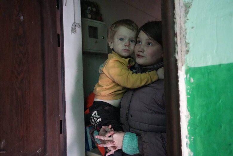 Russians shelled vehicle of rescuers delivering humanitarian aid to Bakhmut 03