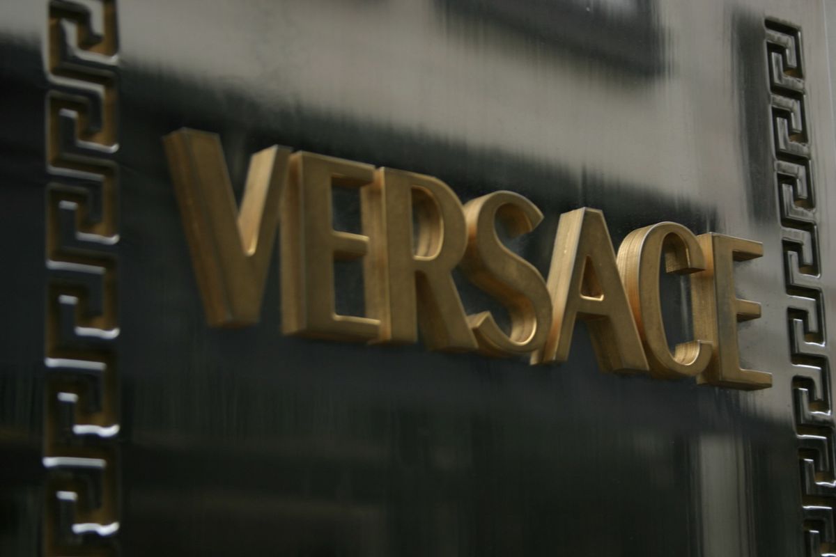 Дом моды Versace продали за $2 миллиарда, – Reuters | Бізнес.Цензор