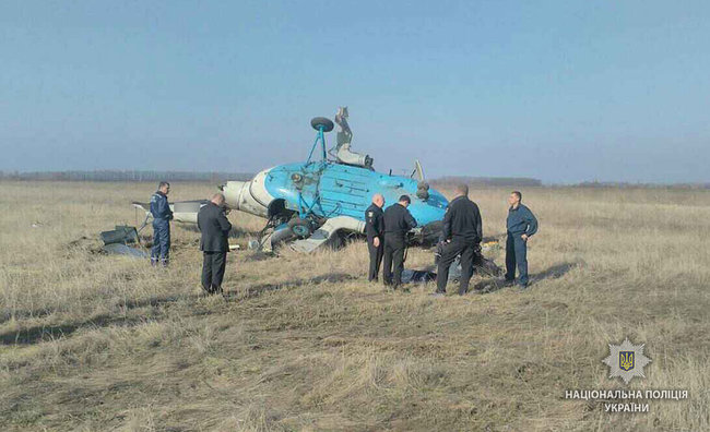 Вертоліт розбився на Полтавщині. Жертв немає, - Нацполіція 01
