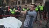 "Головнокомандувач - головнозамовчувач", - активисты отметили под АП день рождения проекта BIHUS-info, который опубликовал расследование по замглаве СВР Семочко. ВИДЕО+ФОТОрепортаж