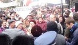 "Банду геть!": Разъяренные люди штурмуют Донецкую облгосадминистрацию