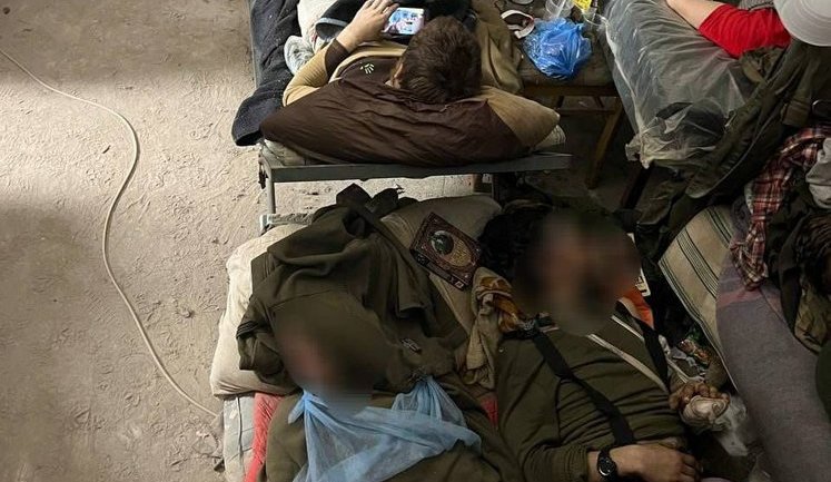 In Azovstal's underground, wounded defenders of Mariupol are being operated on. VIDEO&PHOTOS