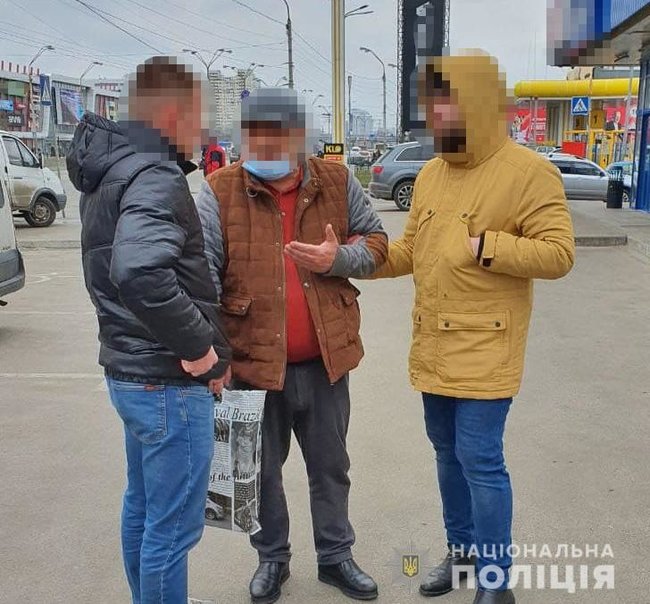 Сотрудники частной лаборатории в Киеве продавали справки с нужным результатом теста на COVID-19, - Нацполиция 04