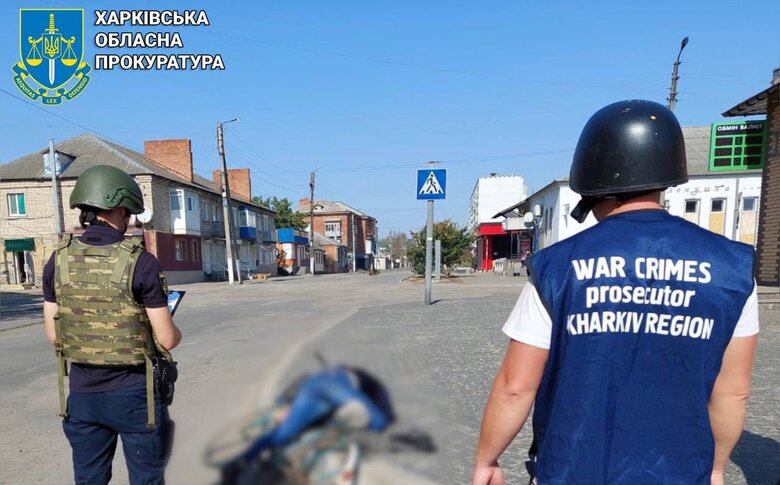Унаслідок російського обстрілу центру Вовчанська загинув мирний житель 01