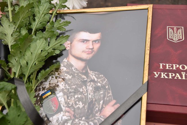 Памятник загиблому Герою України лейтенанту Тарасу Матвіїву відкрили на Луганщині, - пресцентр ОС 05