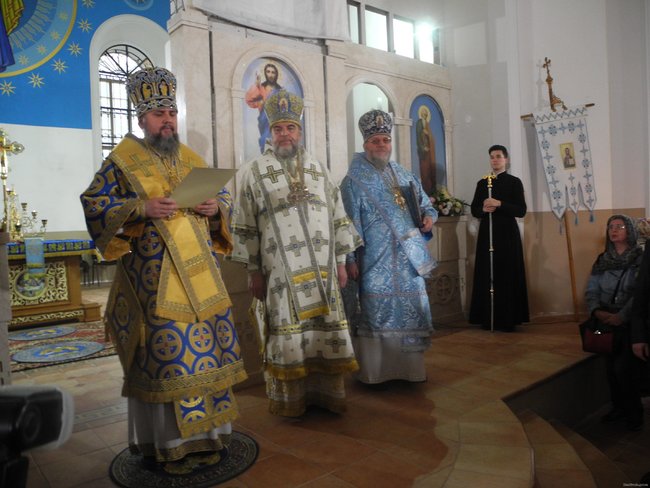 У Харкові відкрили меморіальну дошку Героям Небесної Сотні і загиблим у теракті біля Палацу спорту 07