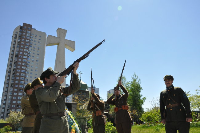 У Києві відбулися урочисті заходи, присвячені 101-річчю визволення української столиці від більшовиків 15