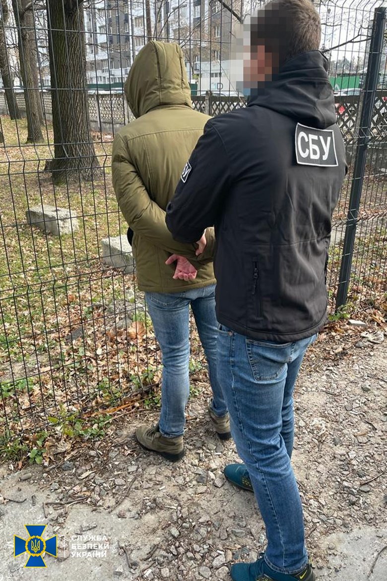 СБУ викрила три маштабні мережі COVID-аферистів у Києві, Львові та Рівному. Ділки обслужили понад 10 тис. осіб 08