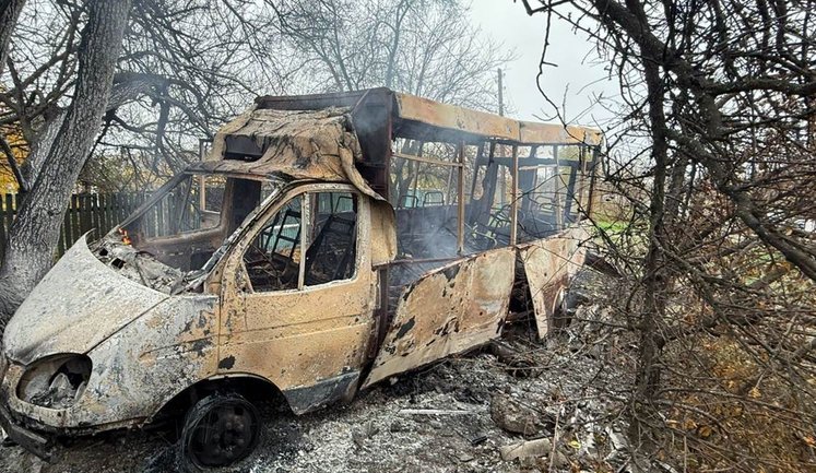 Окупанти вдарили по маршрутці на Донеччині: поранено трьох цивільних. ФОТО