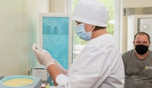 Вакцина не влияет на ДНК и не вызывает бесплодие, хватит верить фейкам, - главный санврач Кузин