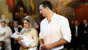 Володимир Кличко і дружина Медведчука Марченко стали хрещеними доньки Шуфрича. ФОТО