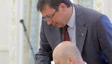 Луценко предупредил милицию о задержке зарплат, а Турчинов - о надвигающихся военных действиях
