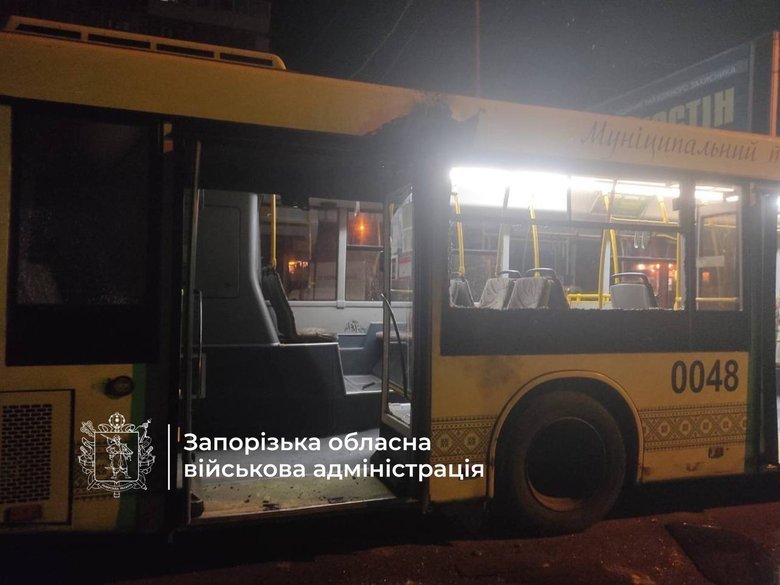 Оккупанты атаковали общественный транспорт в Запорожье