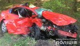 На Ривненщине женщина-водитель на Mazda при обгоне врезалась во встречный Hyundai и погибла, второй водитель госпитализирован, - полиция. ФОТОрепортаж