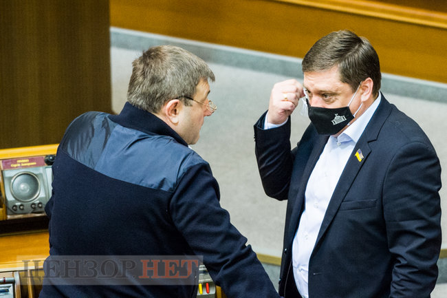 Некарантинні вітання слуг народу, обговорення фейкових довідок про щеплення і збір Медяником майже 150 тис. грн, - день роботи ВР 2 грудня 13