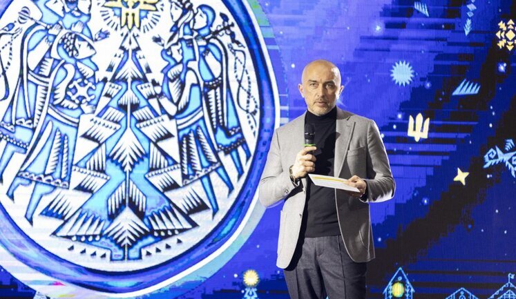 "Новорічна іграшка": Нацбанк випустив до свят нову срібну монету. ФОТО