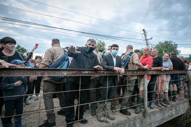 Аваков про терміни відновлення після повеней на Західній Україні: Гостра фаза триватиме 10-12 днів, а потім почнеться велике будівництво 01