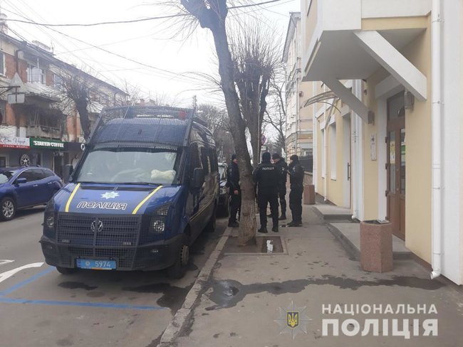 Суд відправив під арешт 16 учасників нападу на міськраду Жмеринки 01
